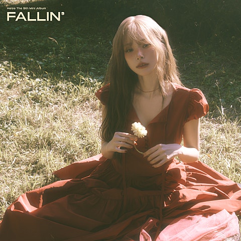헤이즈 FALLIN' 자켓