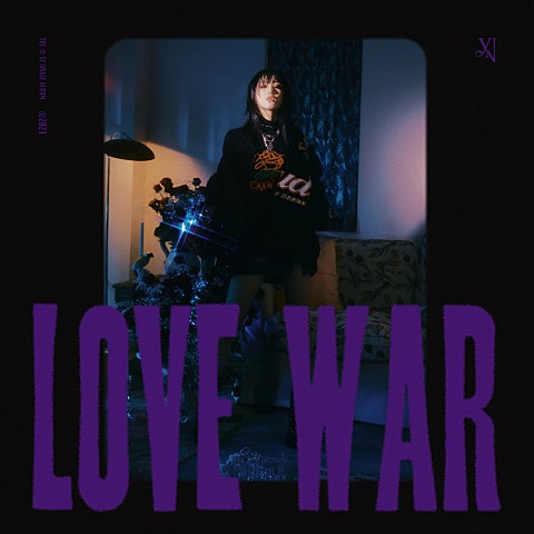 YENA(최예나) Love War (Feat.BE'O) 자켓
