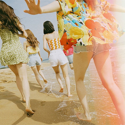 허윤진(LE SSERAFIM) Raise y_our glass 자켓