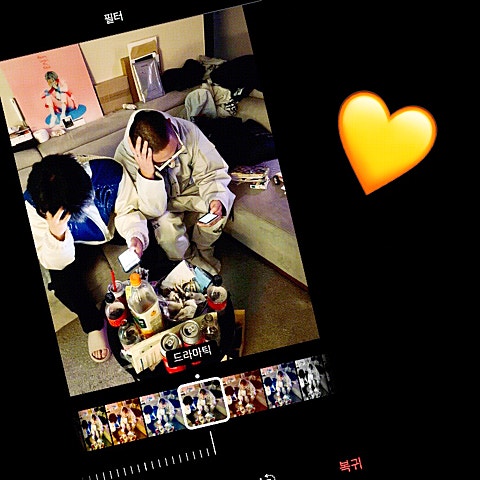 염따,TOIL To the Moon (Feat.UNEDUCATED KID) 자켓