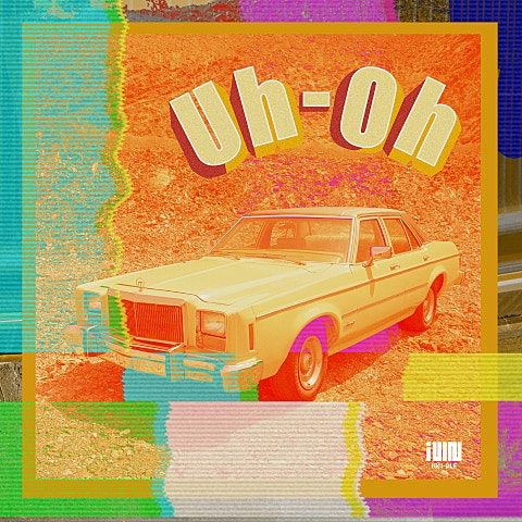 (여자)아이들 Uh-Oh 자켓