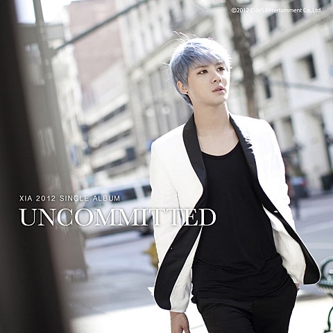 시아준수 Uncommitted 자켓