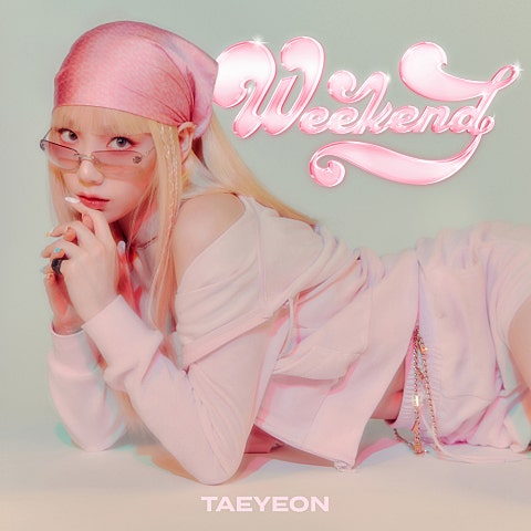 태연(소녀시대) Weekend 자켓