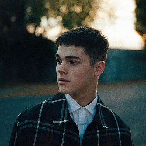 AJ Mitchell Like Strangers Do 자켓