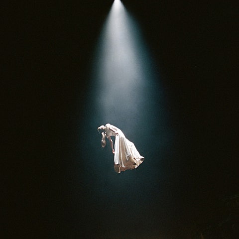 Ariana Grande twilight zone 자켓