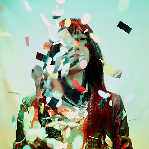 김푸름 검은색 하얀색 앨범 자켓