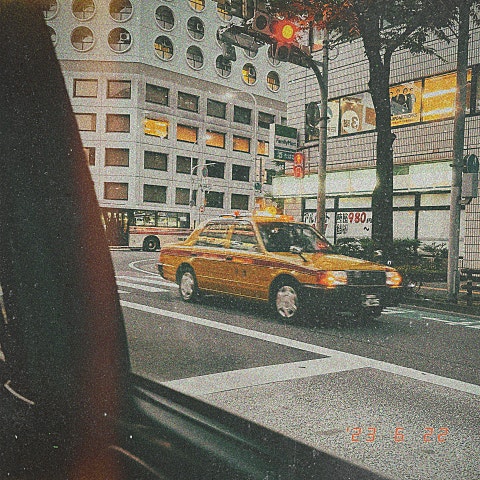 범진 비는 내리고 자켓